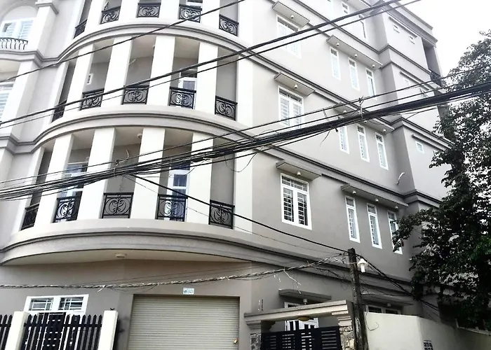 Hoang Nam - 617 Nguyen Thi Dinh, Q2 - By Bay Hostel